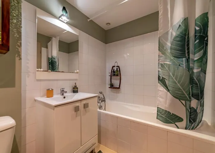 L'ecrin Luxuriant - Halles & Cathedrale - Nuit A *